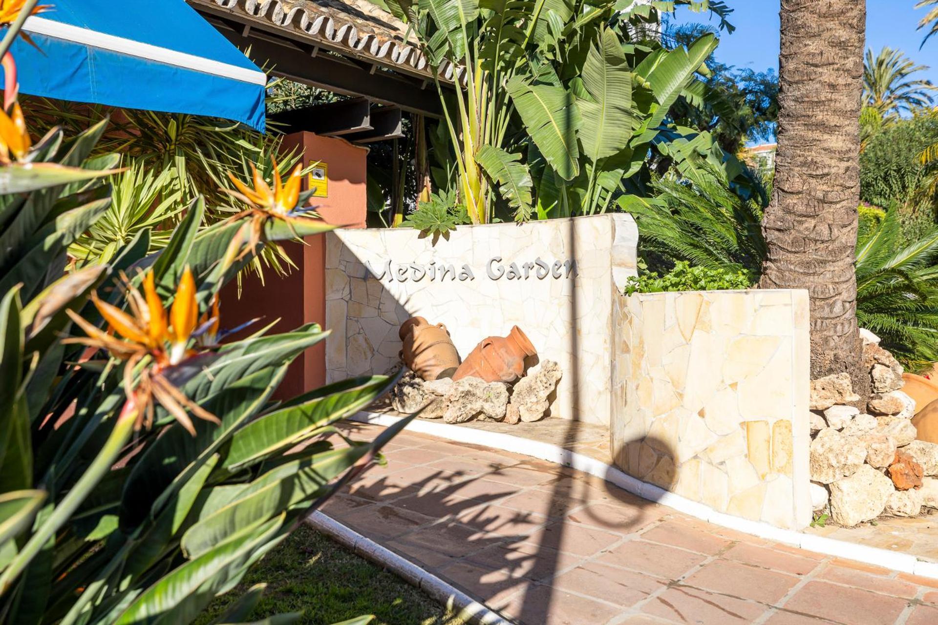 2 Bedroom Apartment In Medina Garden - Puerto Banus Marbella Exterior photo