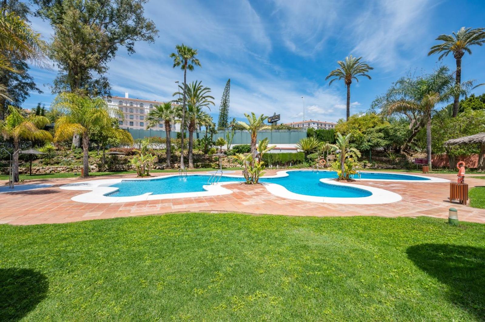 2 Bedroom Apartment In Medina Garden - Puerto Banus Marbella Exterior photo