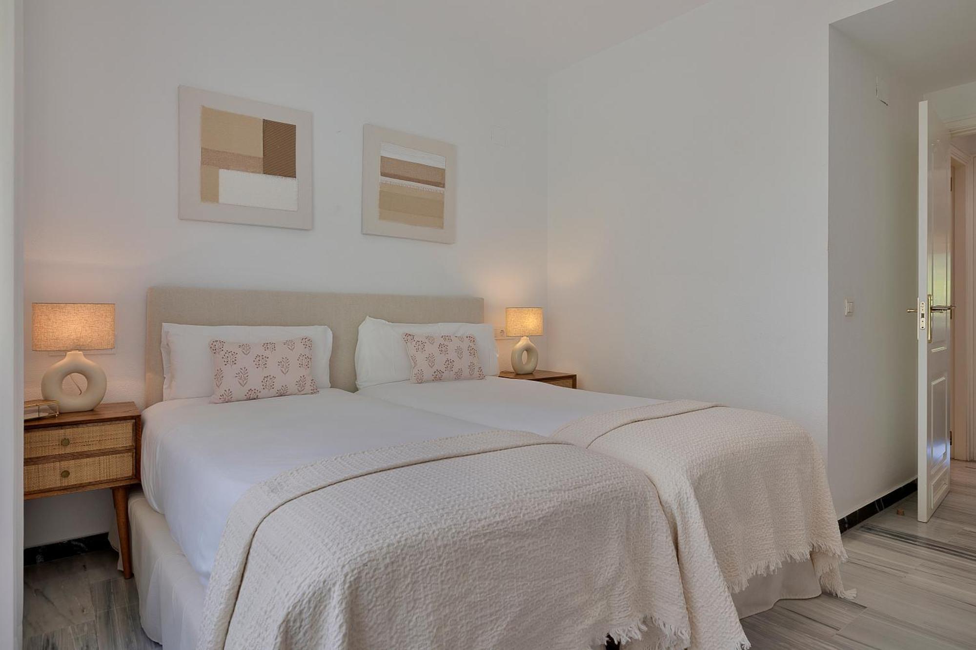 2 Bedroom Apartment In Medina Garden - Puerto Banus Marbella Exterior photo